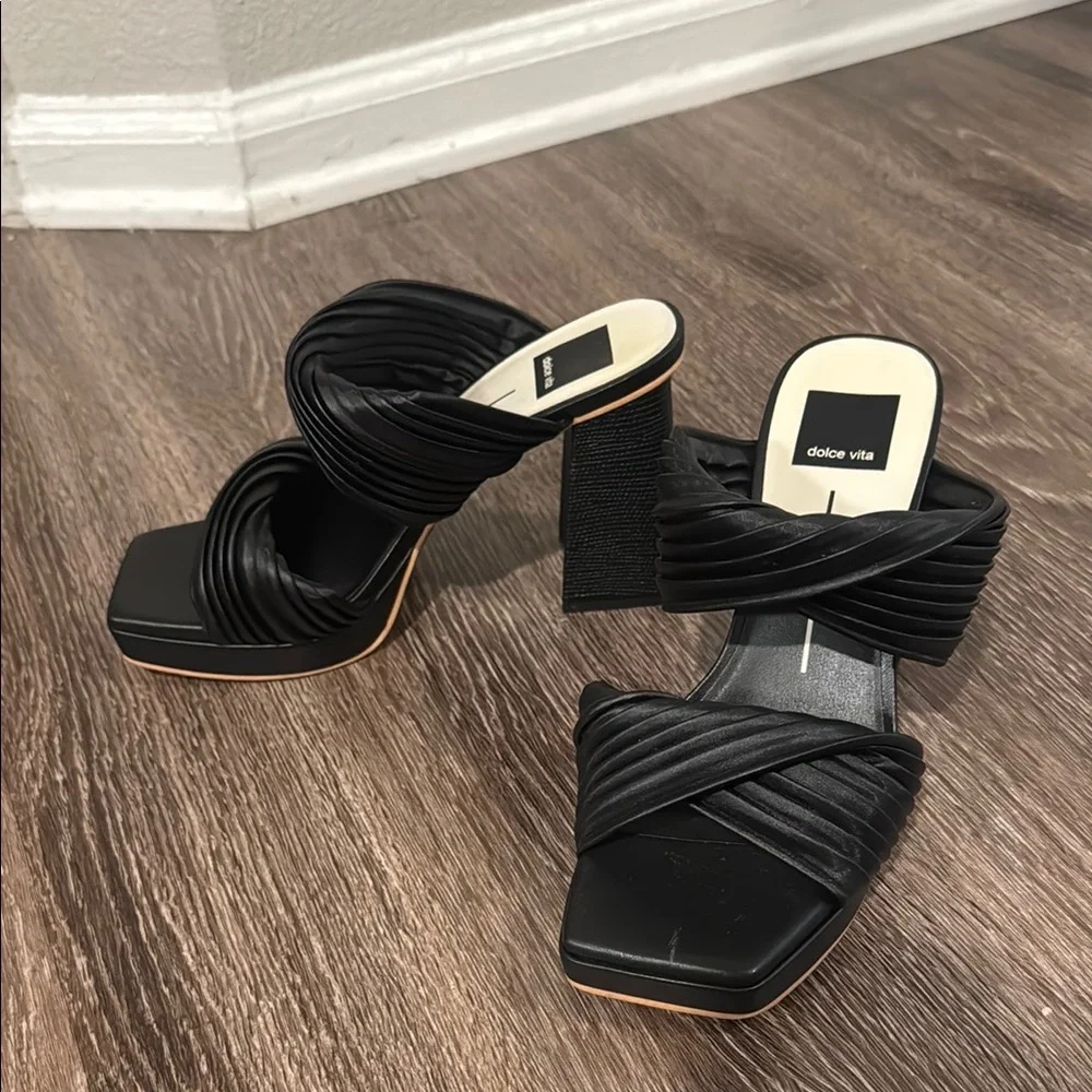 Dolce Vita Black Heel Sandals - Picture 1 of 3